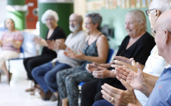 Pneumologia de Son Espases organitza una classe de ioga amb pacients amb fibrosi pulmonar idiopàtica