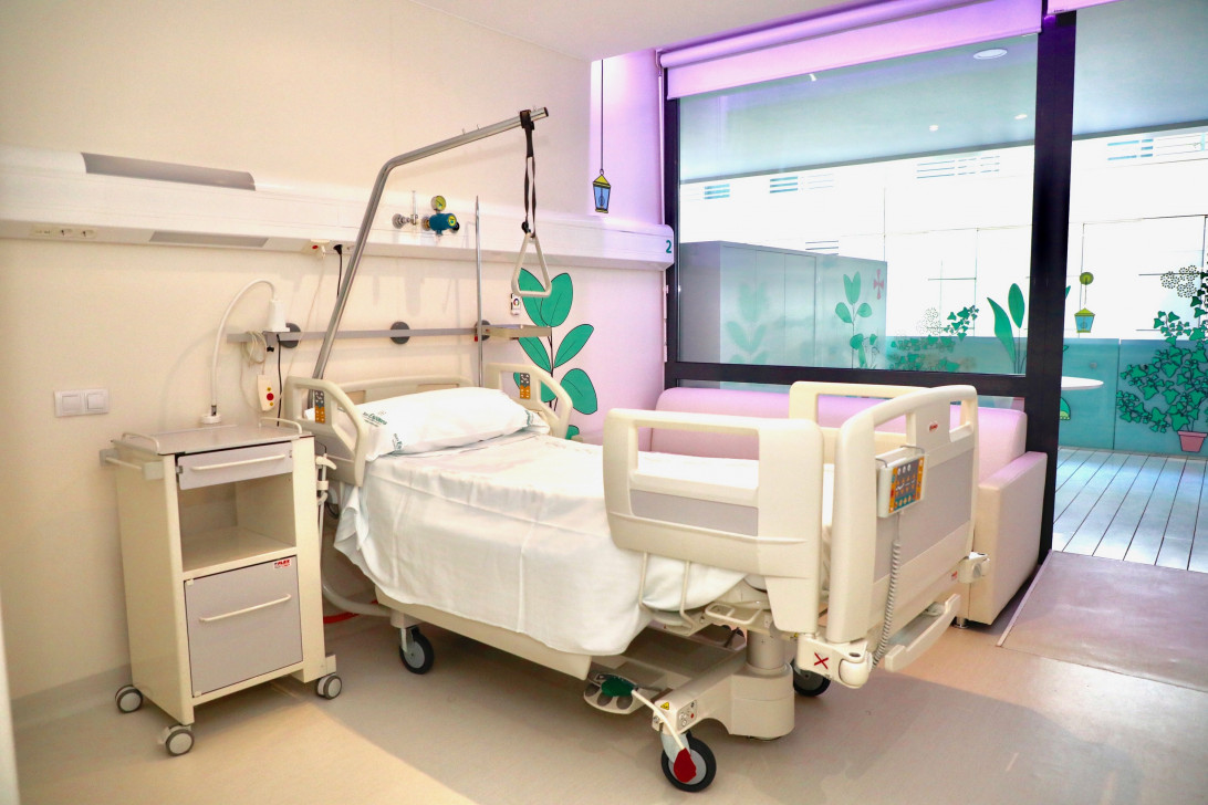 Esta imagen ilustra que: Las nuevas habitaciones de Oncología Pediátrica de Son Espases mejorarán el confort de los niños ingresados