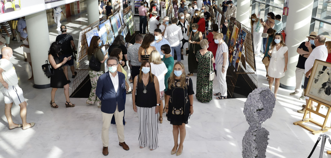 Esta imagen ilustra que: Un centenar de artistas donan obras de arte a los profesionales de Son Espases en agradecimiento a su labor durante el COVID-19