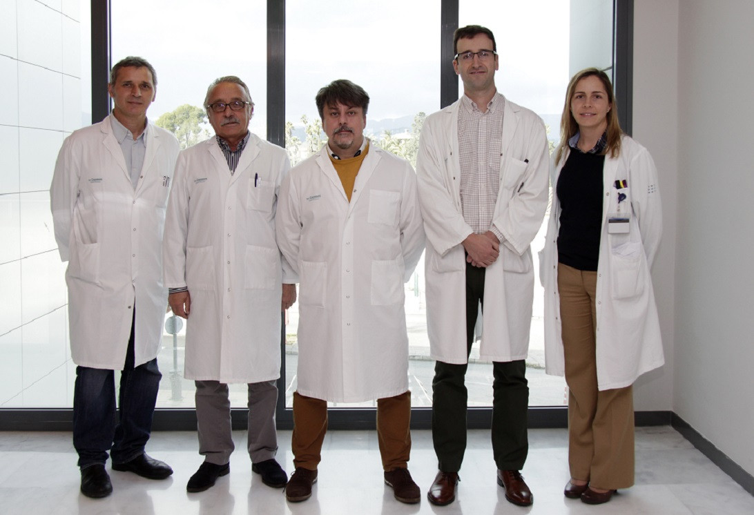 Esta imagen ilustra que: La Unidad Multidisciplinaria de Reimplantes de Miembros Superiores ha conseguido reimplantar satisfactoriamente cuatro dedos y un brazo