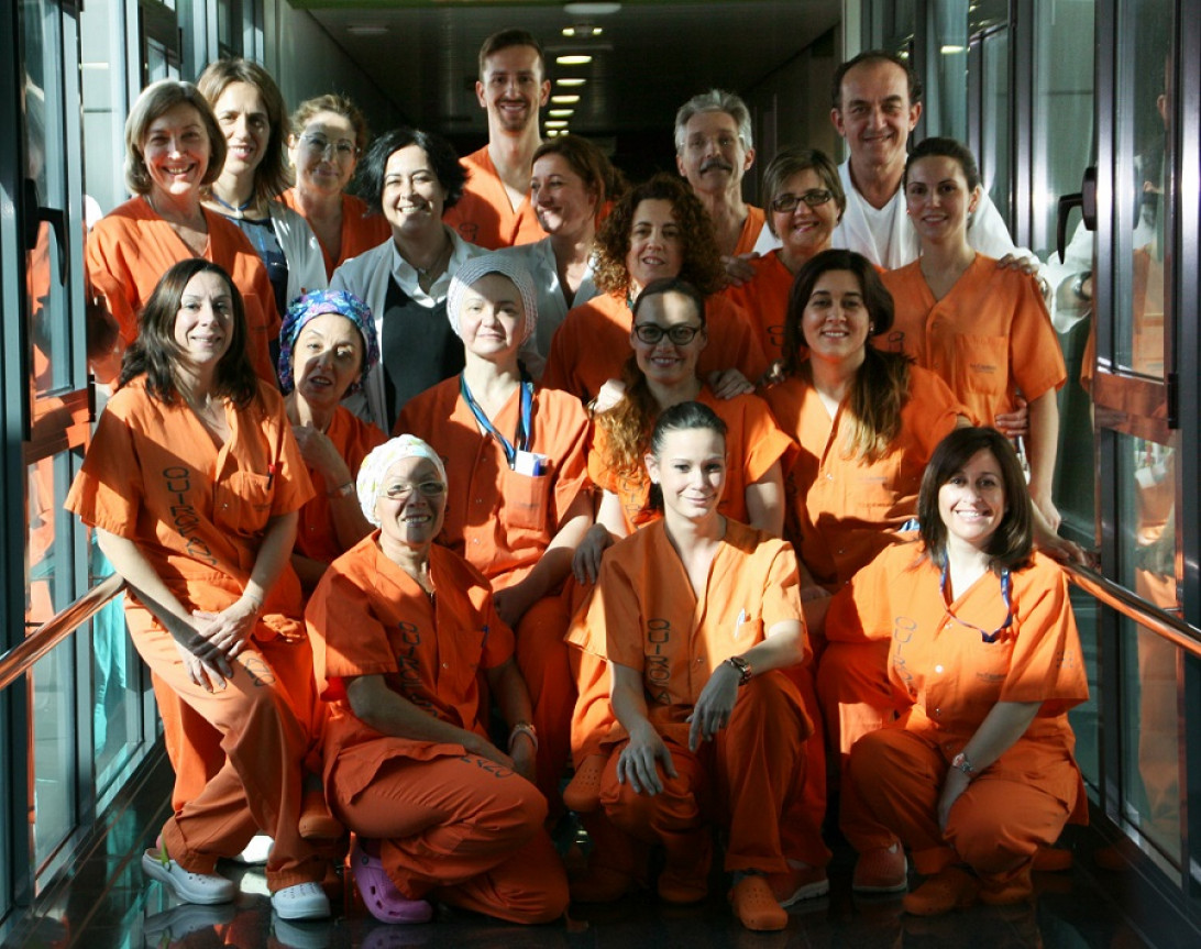 Esta imagen ilustra que: El programa de Cirugía de Oncología Peritoneal cumple su primer año de actividad durante el cual se han intervenido 27 pacientes