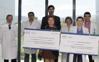 Son Espases y Laboratorios Roche entregan las ayudas para la realización de programas nacionales e internacionales de formación continuada para facultativos