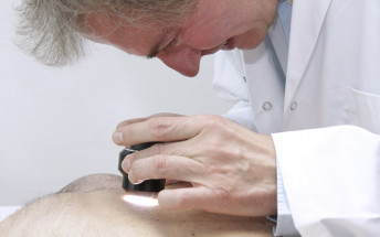 El Servicio de Dermatología participa en la Campaña del Euromelanoma  para el cribado del cáncer de piel