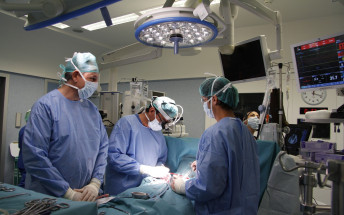 El Hospital Universitario Son Espases ha sido galardonado con dos premios TOP 20 en las Áreas del Sistema Nervioso y de Atención al Paciente Crítico