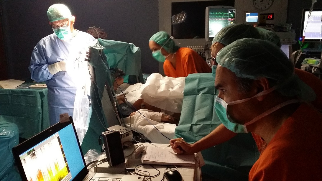 Esta imagen ilustra que: El Servicio de Neurocirugía realiza la primera intervención de cirugía de Parkinson en las Islas Baleares