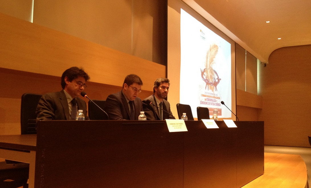 Esta imagen ilustra que: El Conseller de Salud, Martí Sansaloni, asiste a la primera Jornada Balear de Actualización en Fibromialgia y Síndrome de Fatiga Crónica