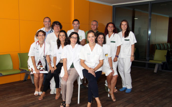 El Servei de Pediatria organitza sessions amb pares i mares d’infants recentment diagnosticats de càncer per tal d’oferir-los pautes i orientacions per donar una resposta humanitzada a la malaltia