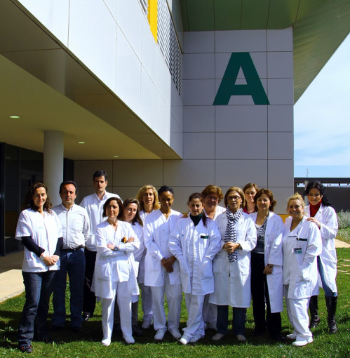 Esta imagen ilustra que: El Servei de Salut Mental de l’Hospital ha registrat 600 ingressos el primer any de funcionament i atén 6 urgències diàries
