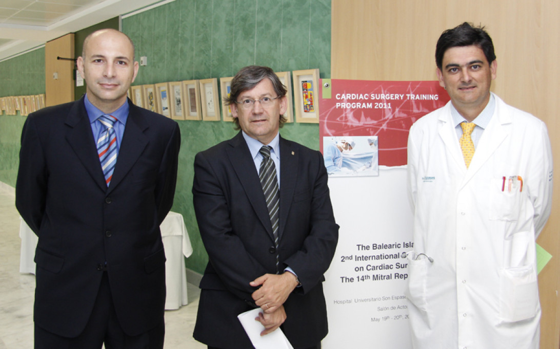Esta imagen ilustra que: L’Hospital Universitari Son Espases es consolida com a centre de referència en la formació de reparació mitral