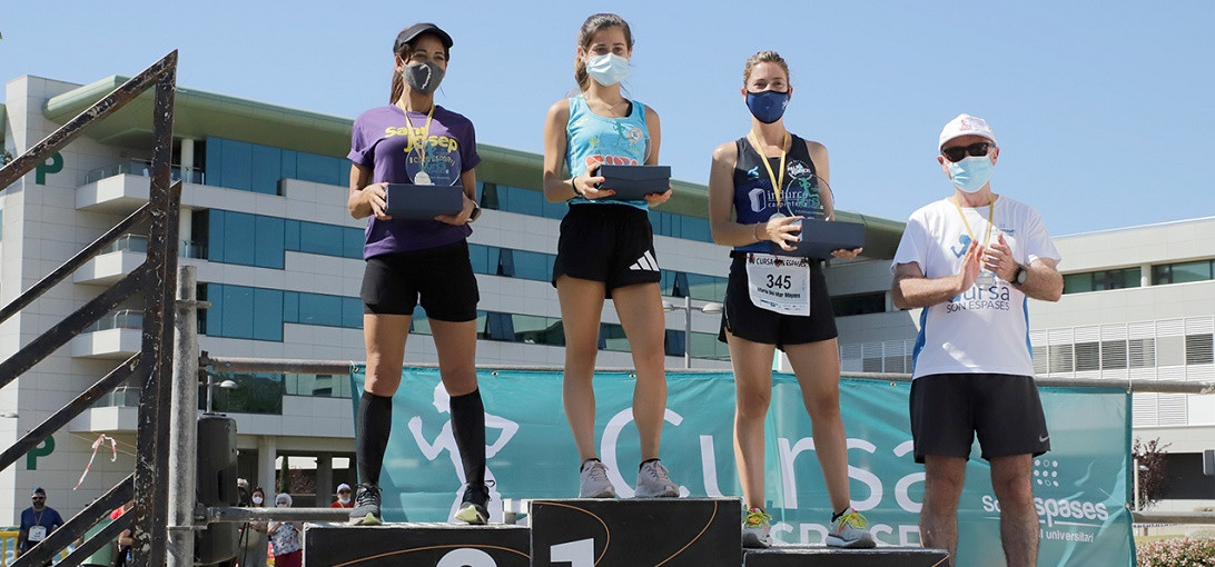 Esta imagen ilustra que: 300 corredores participan en la Cuarta Cursa Son Espases