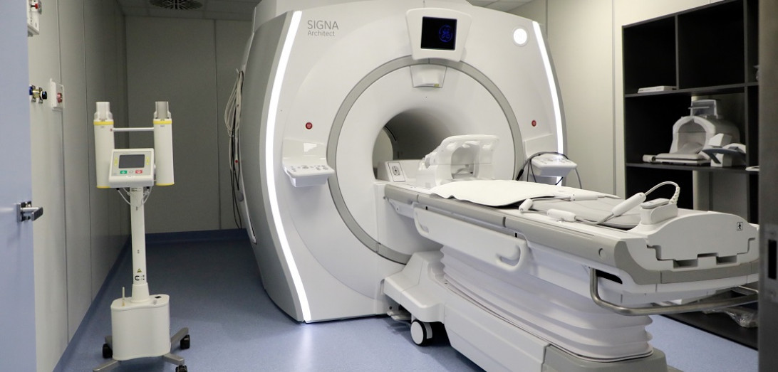 Esta imagen ilustra que: Son Espases incorpora una quarta ressonància magnètica que permet fer nous procediments i millora l’experiència del pacient