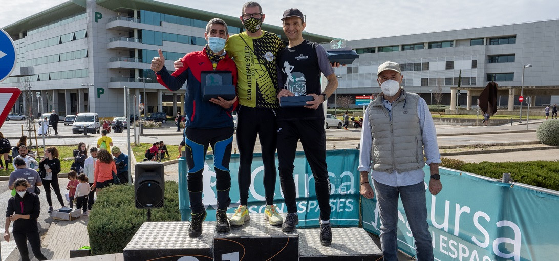 Esta imagen ilustra que: 420 corredores participan en la Quinta Cursa Son Espases