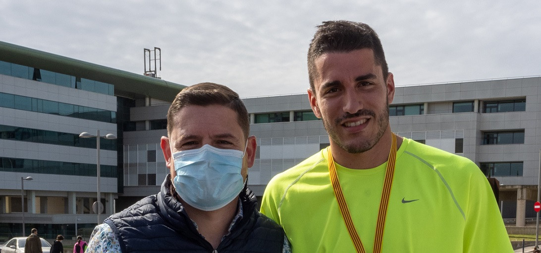 Esta imagen ilustra que: 420 corredores participan en la Quinta Cursa Son Espases