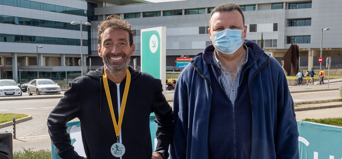 Esta imagen ilustra que: 420 corredores participan en la Quinta Cursa Son Espases