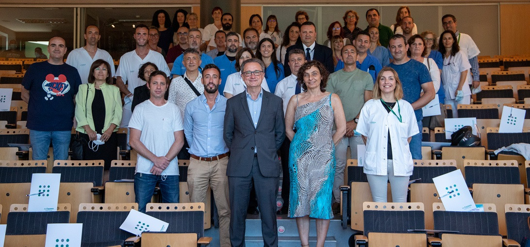 Esta imagen ilustra que: L’Hospital Universitari Son Espases fidelitza 142 zeladors que han obtingut una plaça fixa