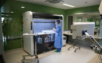 El Servei de Farmàcia incorpora un robot que prepara medicaments de forma automatitzada