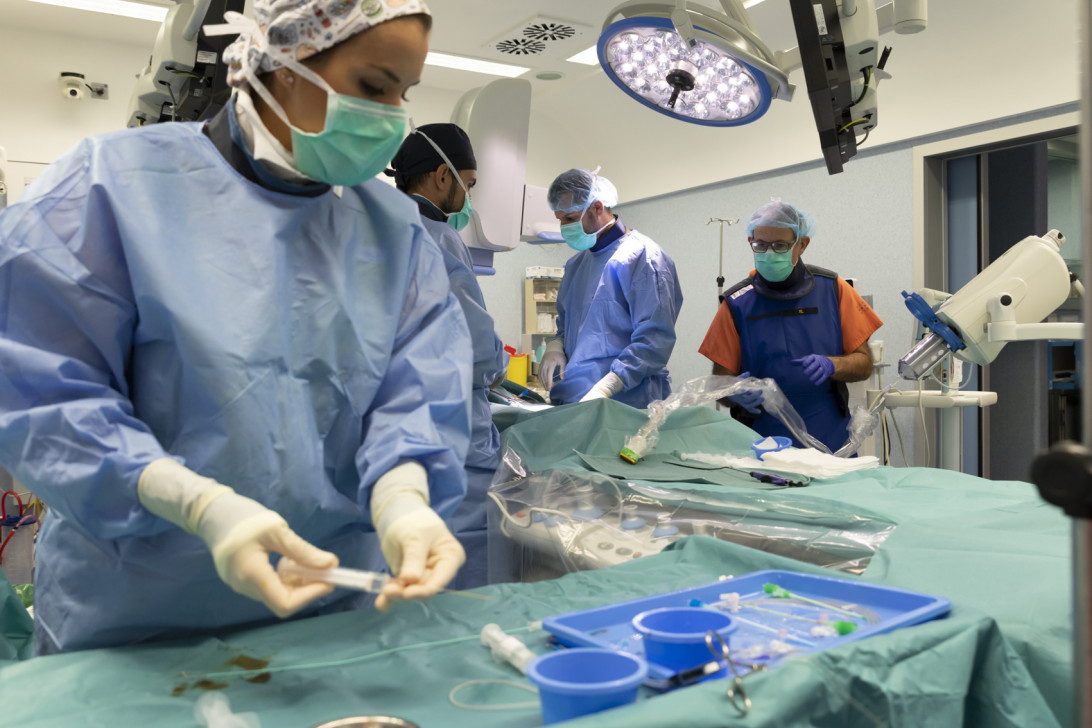 Esta imagen ilustra que: Son Espases cierra el mes de agosto con el mayor número de intervenciones quirúrgicas realizadas: 1.930