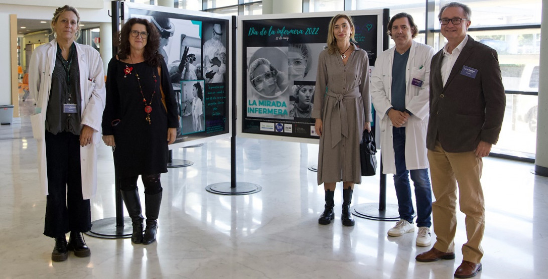 Esta imagen ilustra que: La exposición «La mirada enfermera» llega al Hospital Universitario Son Espases