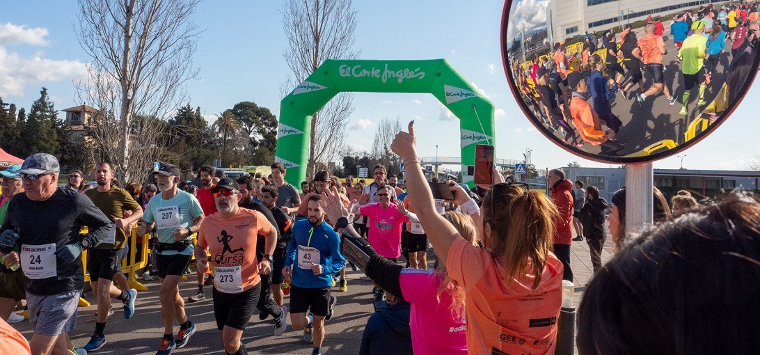 Esta imagen ilustra que: 451 corredors participen a sisena Cursa Son espases