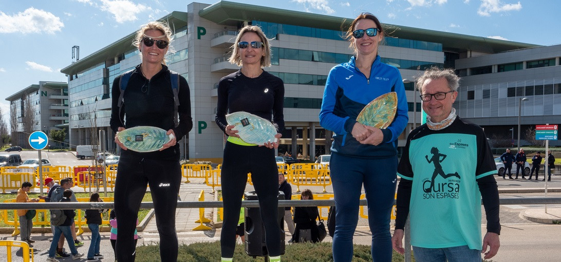 Esta imagen ilustra que: 451 corredors participen a sisena Cursa Son espases