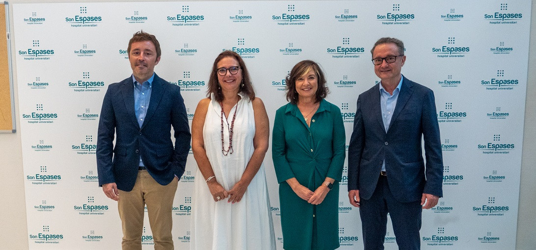 Esta imagen ilustra que: Cristina Granados es la nueva directora gerente del Hospital Universitario Son Espases