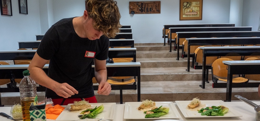 Esta imagen ilustra que: La Unidad de Urología Pediátrica de Son Espases ha atendido a unos 10.000 niños de Balears desde que se puso en funcionamiento