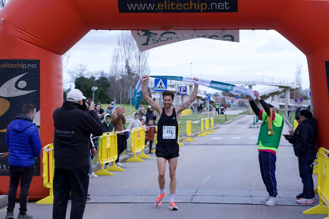 Esta imagen ilustra que: 657 corredores participan en la VII Carrera Son Espases