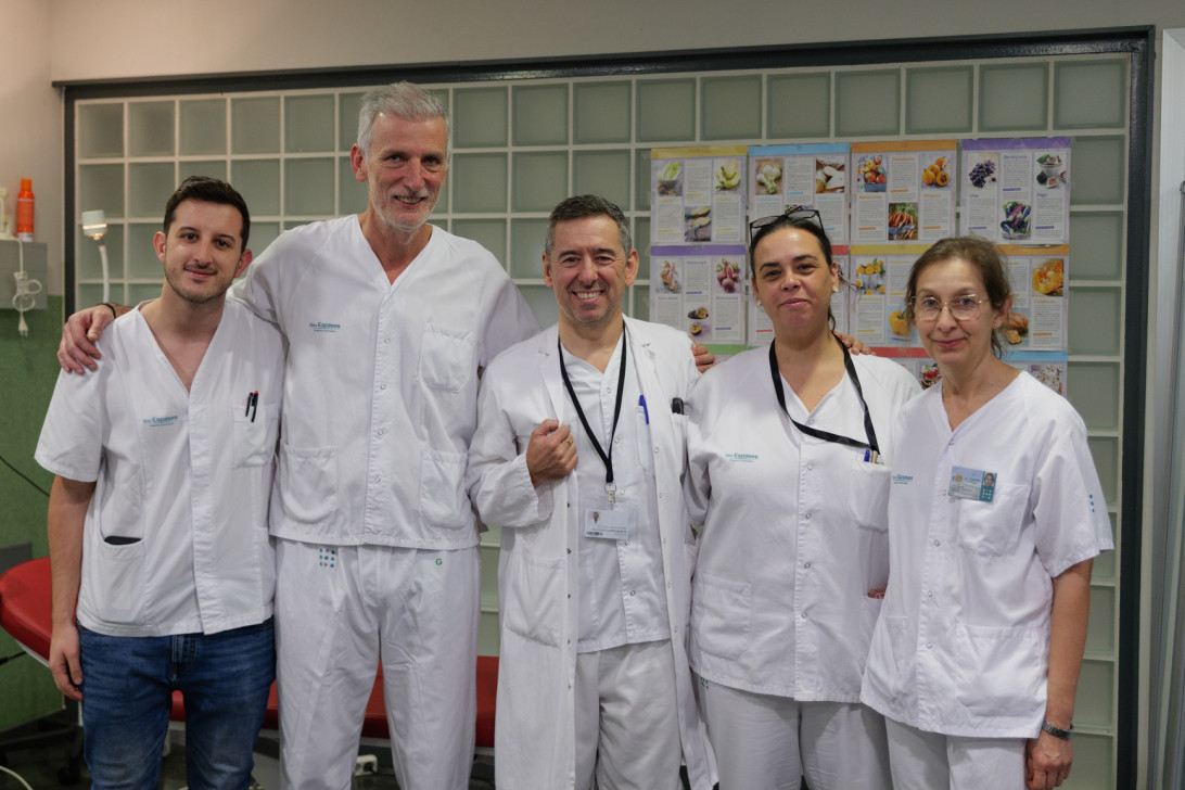 Esta imagen ilustra que: Son Espases, pionero en “quemar” tumores tiroideos con termoablación, la técnica mínimamente invasiva que revoluciona el tratamiento del cáncer de tiroides