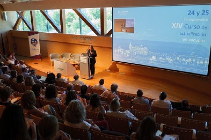 Más de trecientos cincuenta expertos participan en el Curso de actualización en vacunas del Hospital Universitario Son Espases